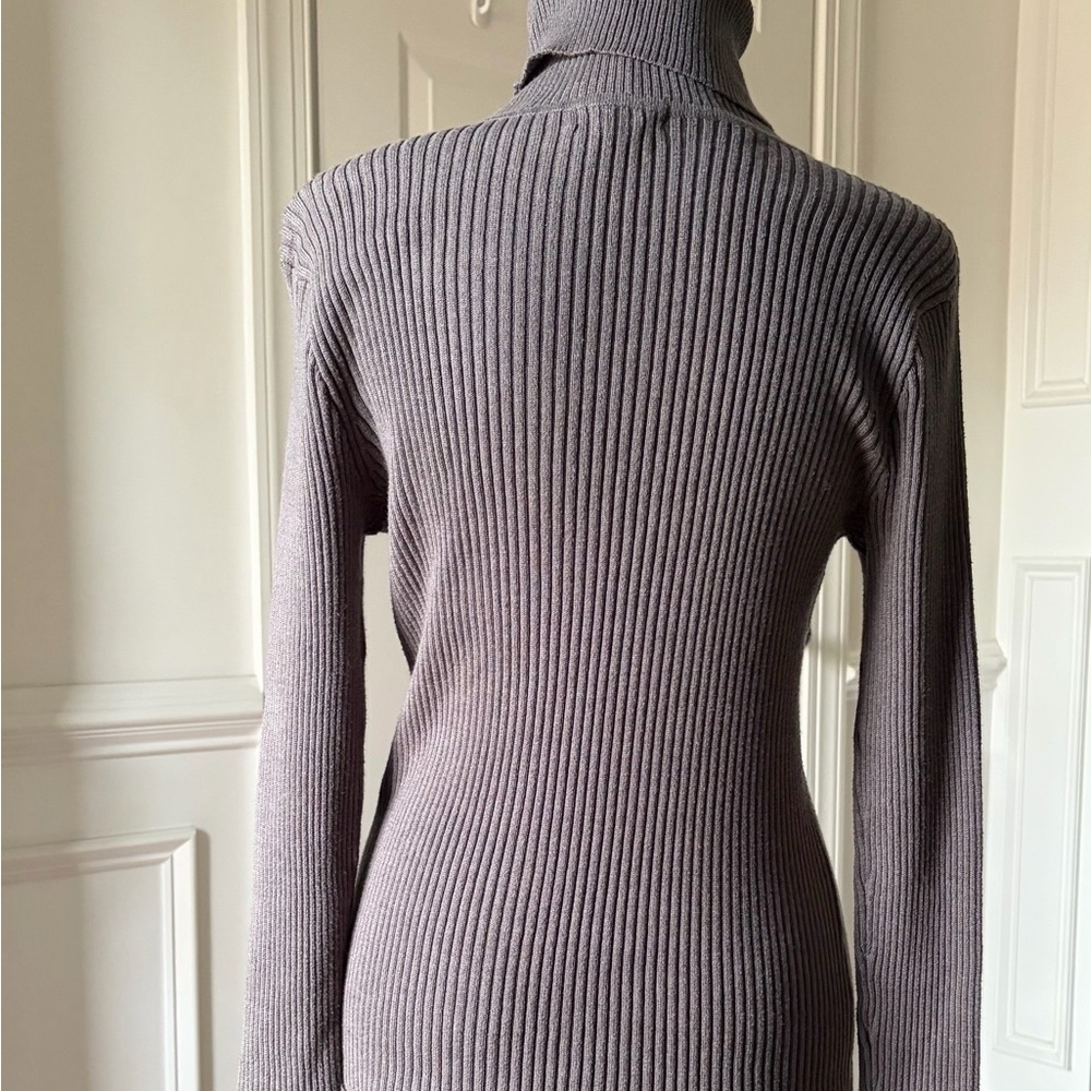 AVALIN Gray Turtle Neck Size Medium - Picture 3 of 4